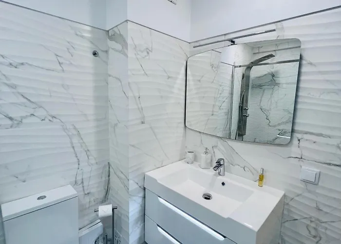 Daire Antonio's Captain - 200m From The *