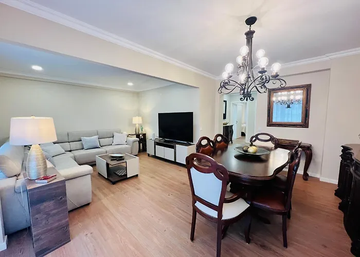 Daire Antonio's Captain - 200m From The *